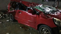 Honda Jazz Terjun Bebas, Dua Tewas