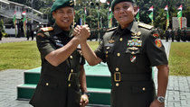 Pangkostrad Jenguk Anggota TNI Korban Bentrok Gorontalo