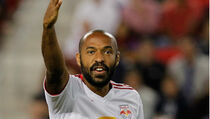 Menanduk Lawan, Thierry Henry Terkena Hukuman