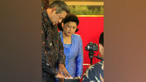 Scanning E-KTP SBY Lambat Sebab Petugas Grogi