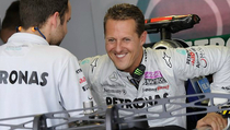 Schumi Ingin Rayakan GP ke-300