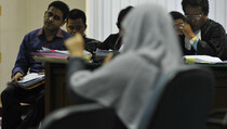 Nazaruddin Berhadapan dengan Yulianis