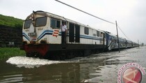 Banjir, Jalur KA di Porong Terendam
