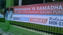 Spanduk Ucapan Ramadan Relawan Ahok-Djarot Marak di Jakarta