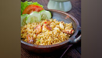 Sajian Cepat Crab Fried Rice di Pagi Hari