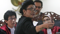 Jadi Saksi, Siti Fadilah Debat Terdakwa