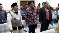 Sidang Kasus Pengadangan, Djarot Bersalaman dengan Terdakwa 