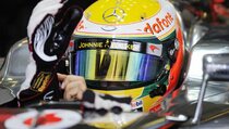 Hamilton Raih Pole di Singapura