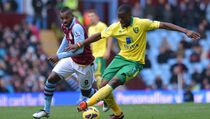 Norwich Curi Poin di Villa Park
