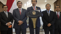 Tiba di Tanah Air,  Jokowi Gelar Konferensi Pers