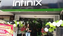 Infinix Buka Showroom di Roxy Mas