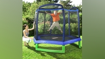 Bahaya Trampolin untuk Anak