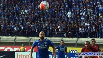 Van Dijk Bawa Persib Kalahkan Pusamania