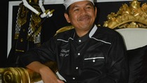 Jelang Natal, Bupati Purwakarta dan Pelajar Muslim Bersihkan Gereja