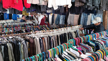 Ekonomi Sedang Lesu, Warga Jakarta Utara Lebih Minati Pakaian Bekas