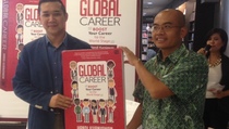 Berkarier di Dunia Internasional, Coba Ikuti 