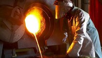 April, 2 KK Teken Amendemen