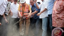 Jalur Dibersihkan, Lintasan KA Tanjung Priok Dibangun Lagi