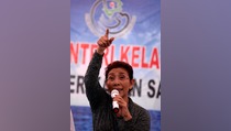 Menteri Susi Dialog dengan Nelayan di Kupang
