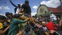 7 Tradisi Lebaran Khas Indonesia, Ada Grebeg Syawal dan Tumbilotohe