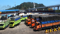 ASDP Merak Larang Truk Ekspedisi Menyeberang pada H-4 