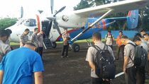 Keluarga Korban Pesawat Jatuh Datangi RS Bhayangkara Batam