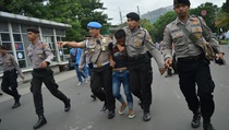 Pencopet Nyaris Dihakimi Massa saat Demo Ahok