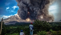375 Pengungsi Erupsi Sinabung Tetap Jalani Ibadah Berpuasa