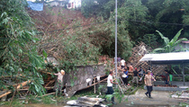 Hujan Deras di Bogor, Tebing 30 Meter Timpa Satu Rumah 