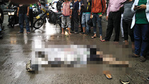Gagal Menyalip Bus, Pengendara Motor Tewas Terlindas Truk 
