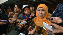 Mensos Temui Korban Banjir Bandang di Bima