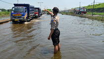 Banjir, Jalur Denpasar-Singaraja Macet