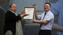 “Membasuh Kaki Ibu” Bersama DAAI TV Pecahkan Rekor Muri