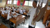 DPR Desak Kemag Segera Bayar Utang Kepada Guru Agama