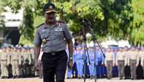 Penembak Mapolsek Sinak, Satu Tewas, Satu Tertembak