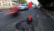 Djarot Minta Dishubtrans Awasi Kendaraan Berat