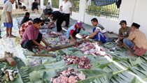 Panitia Kurban Diminta Tidak Gunakan Kantong Plastik Hitam