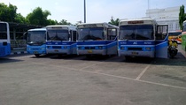 Petugas Razia Terminal Bus Bayangan di Jakarta