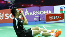Lin Dan Hentikan Langkah Ihsan Maulana