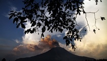 Gunung Sinabung Kembali Meletus