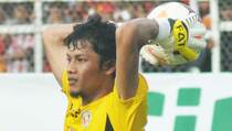 Riedl Panggil Kiper Semen Padang Bergabung Timnas