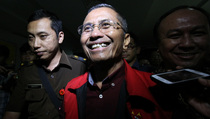 Sidang Perdana Korupsi Dahlan Iskan Ditunda