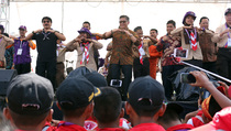 Meriahkan Jambore Nasional Gerakan Pramuka, Sekjen PDIP Joget Gemu Famire