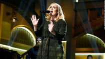Adele Akan Luncurkan Lini Busana untuk Ibu Sibuk