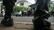 Aparat Awasi Pintu Masuk Kota Medan