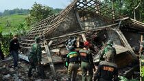 Bupati Sidoarjo Janji  Bantu Renovasi 474 Rumah Warga yang Diterjang Puting Beliung 