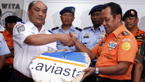 Penemu Bangkai Pesawat Aviastar Dapat Penghargaan dari Basarnas