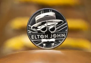 Elton John Dibuatkan Koin Emas Pecahan 1000 Poundsterling