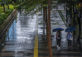 Hari Ini, Jaksel dan Jaktim Berpotensi Diguyur Hujan