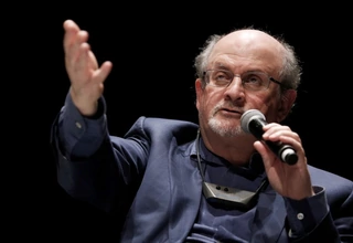 Penikam Salman Rushdie Didakwa Pasal Percobaan Pembunuhan